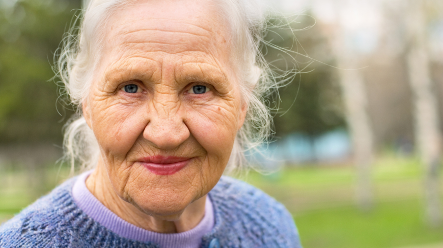 Det finns ingen typisk sjukdomsbild vid osteoporos eller benskörhet, det är en tyst sjukdom som inte ger några besvär förrän man drabbas av en fraktur. Foto: Shutterstock